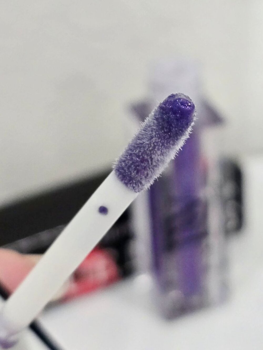 Sue More ✦ Lip Gloss & Eye Shadow ✦ Shimmering Purple Dual‑Use Long‑Wear Formula - Picture 4 of 6